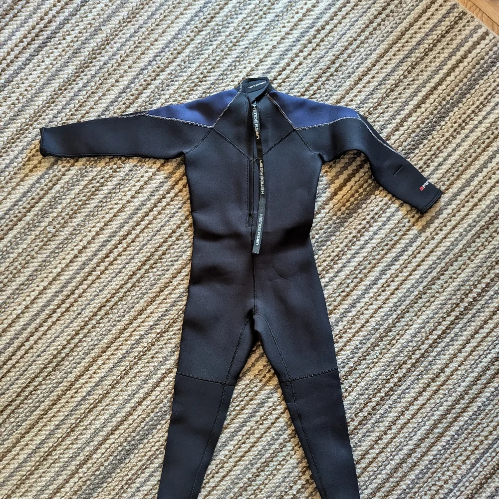 Henderson Wetsuit Size 8